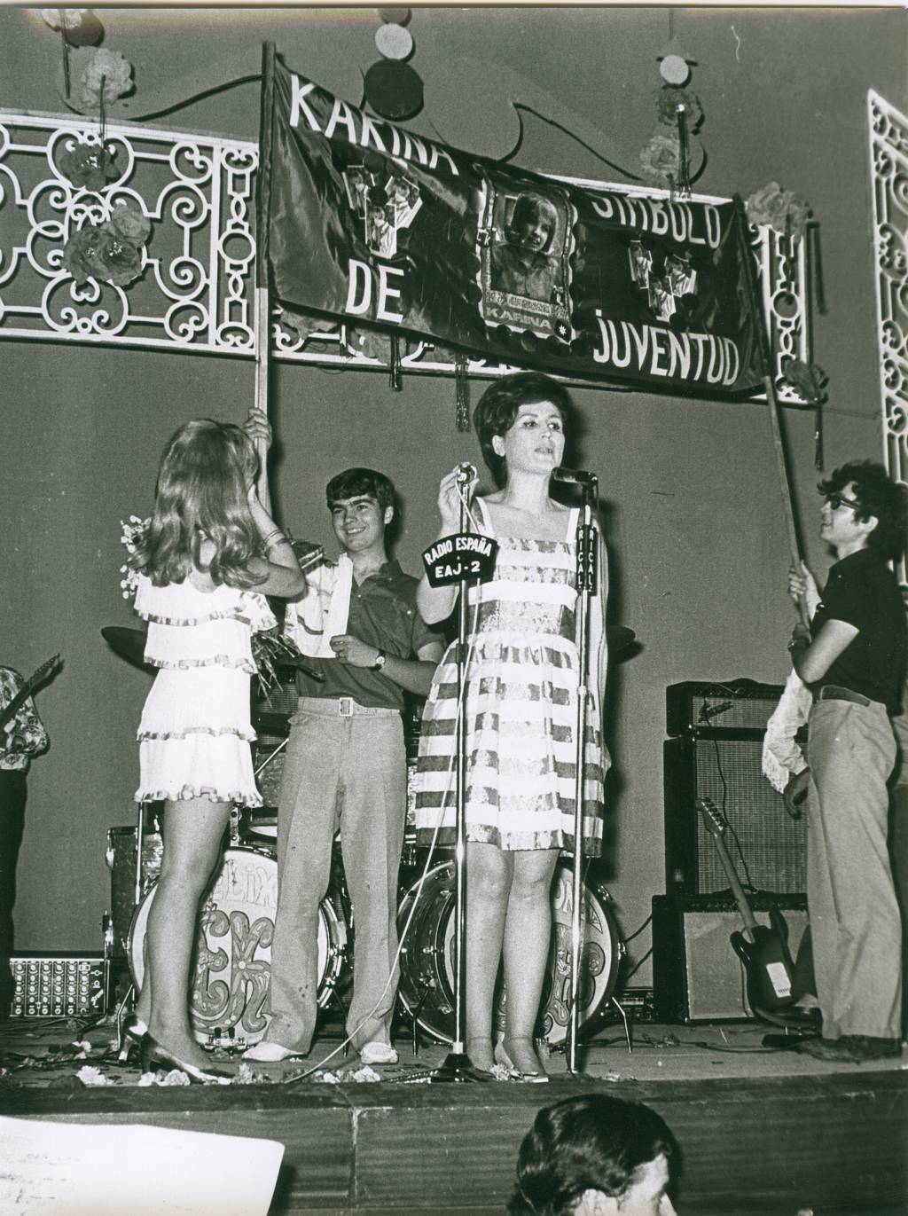 Maruja Garrido consiguió el título de la mejor cantante flamenca, con su célebre canción “La luna ya está en el bote” recibió una de las mayores ovaciones del festival. El flamenco tenía su sitio en los gustos juveniles.